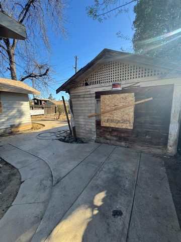 986 N Wilson Avenue, Fresno, CA 93728