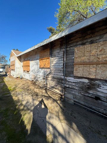 986 N Wilson Avenue, Fresno, CA 93728