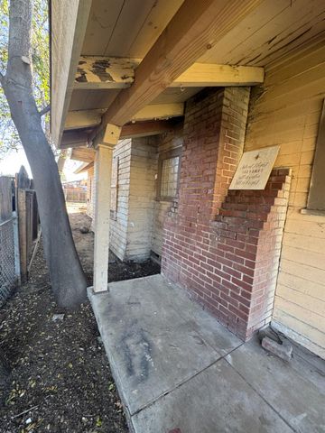 986 N Wilson Avenue, Fresno, CA 93728