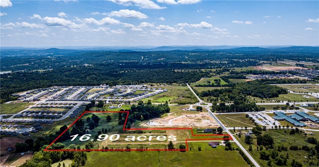 3221 Habberton Road, Springdale, AR 72764