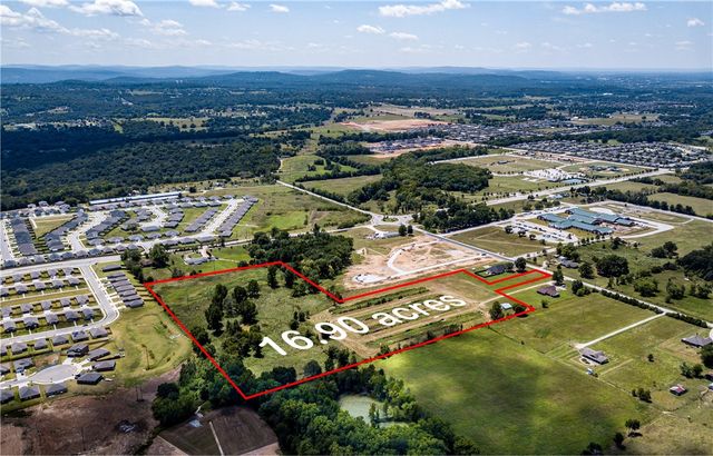 3221 Habberton Road, Springdale, AR 72764