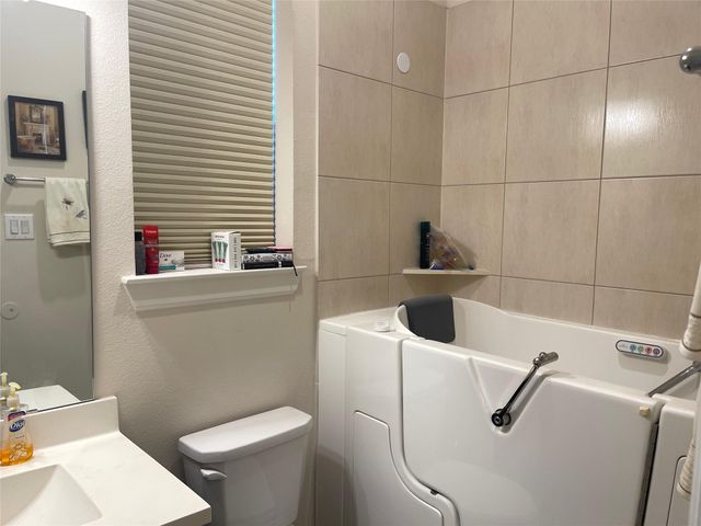 427 Stonebrook Lane, Conroe, TX 77304