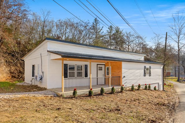 388 E Center Street, Beattyville, KY 41311