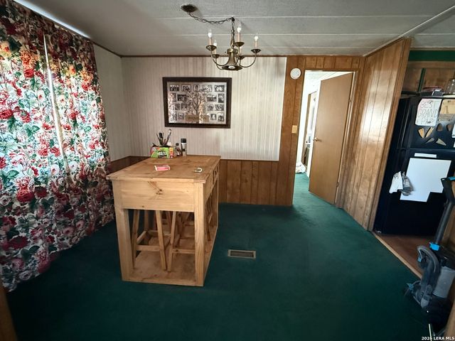 149 Oak Hill, La Vernia, TX 78121