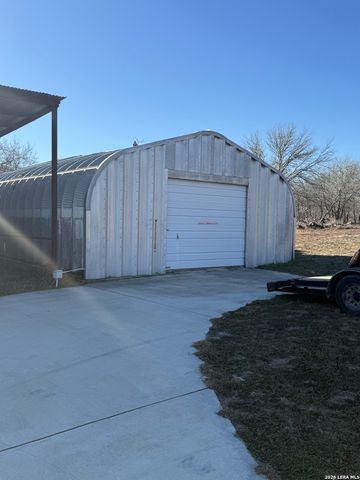 149 Oak Hill, La Vernia, TX 78121