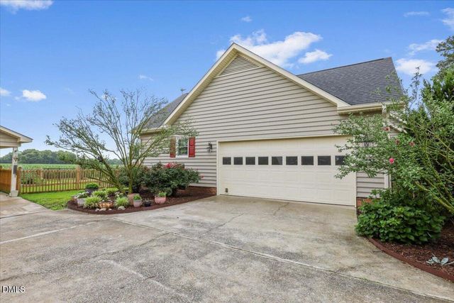 1202 Old Smith Chapel Road, Mount Olive, NC 28365