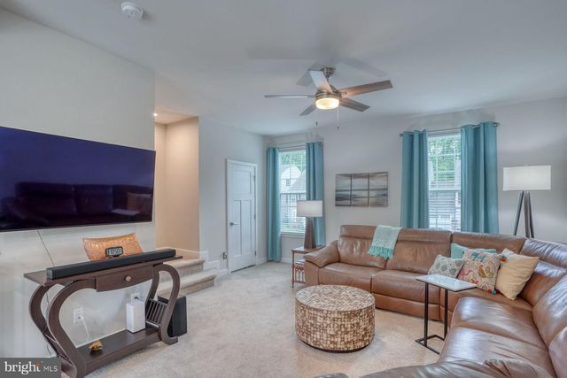 2049 RIVERS DR, Newark, DE 19702