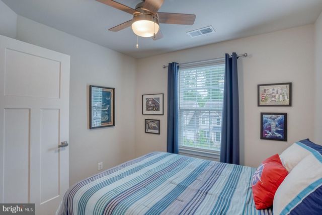 2049 RIVERS DR, Newark, DE 19702