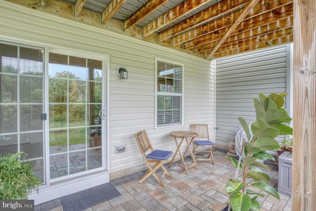 2049 RIVERS DR, Newark, DE 19702