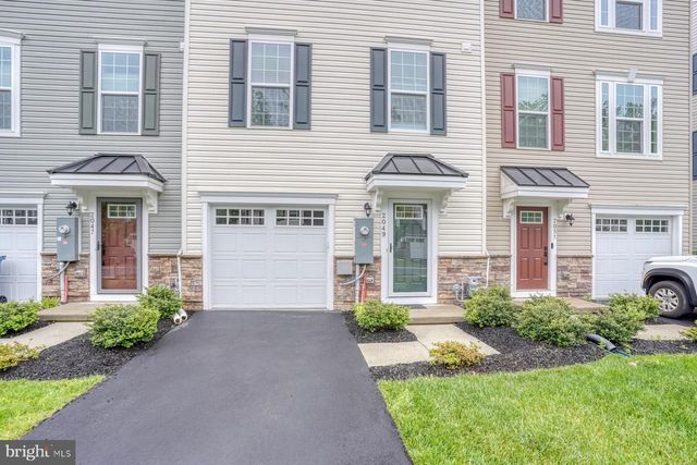 2049 RIVERS DR, Newark, DE 19702