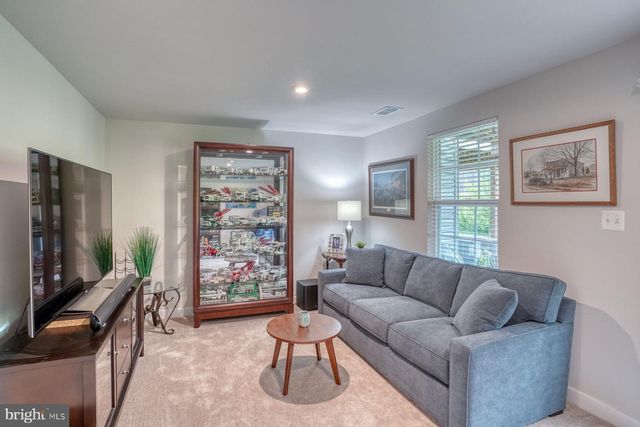 2049 RIVERS DR, Newark, DE 19702