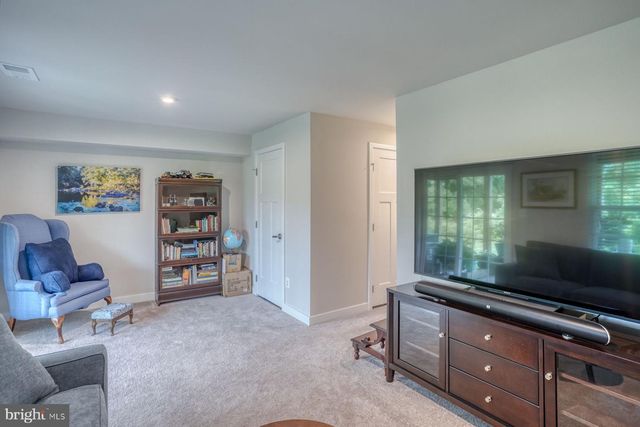 2049 RIVERS DR, Newark, DE 19702