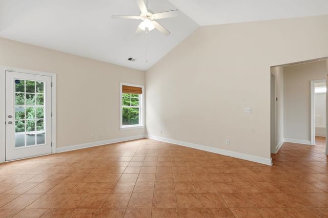 542 Battey Dr., Myrtle Beach, SC 29588