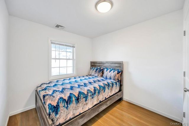 22 Bruce Lane, Farmingdale, NY 11735