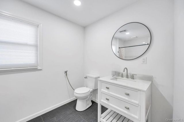 22 Bruce Lane, Farmingdale, NY 11735