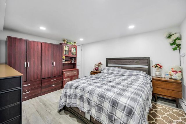 22 Bruce Lane, Farmingdale, NY 11735