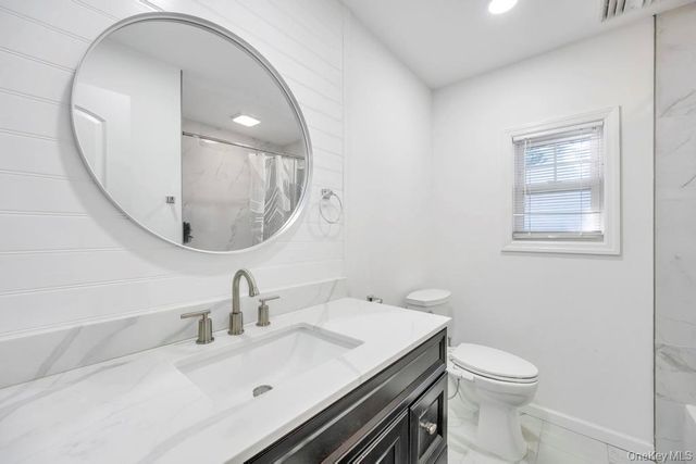 22 Bruce Lane, Farmingdale, NY 11735