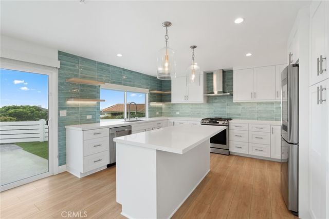 946 Avenida Presidio, San Clemente, CA 92672