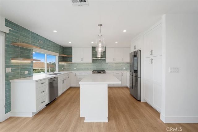 946 Avenida Presidio, San Clemente, CA 92672