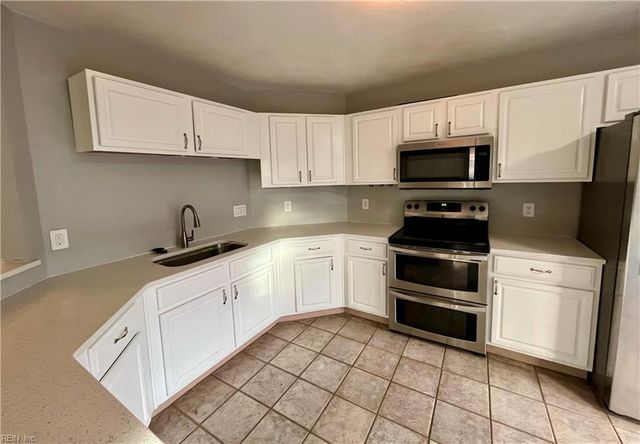 3684 Purebred DR, Virginia Beach, VA 23453