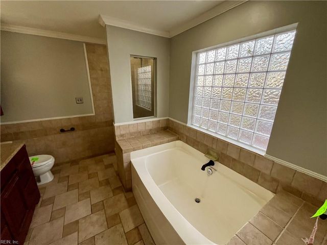 3684 Purebred DR, Virginia Beach, VA 23453