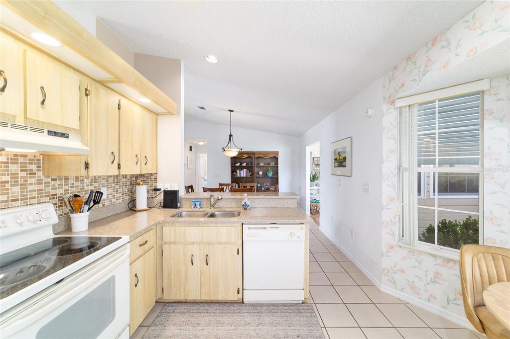 Image 21 of property listing at 10806 SW 81ST COURT ROAD, Ocala, FL 34481