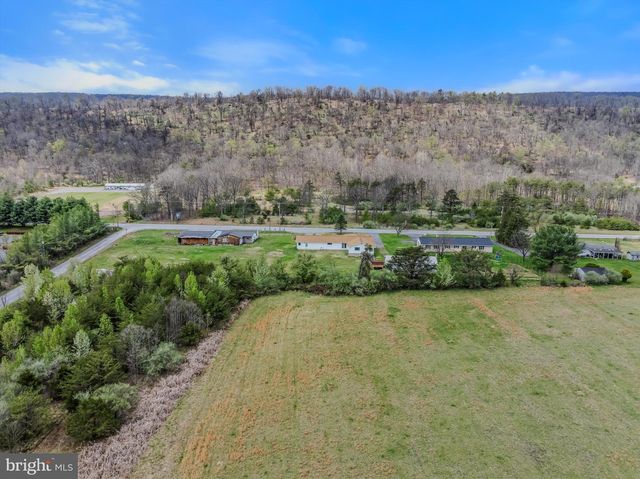 11223 VALLEY RD, Berkeley Springs, WV 25411