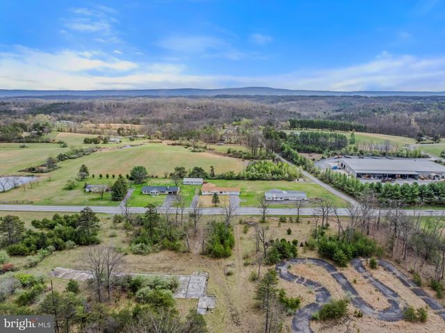 11223 VALLEY RD, Berkeley Springs, WV 25411