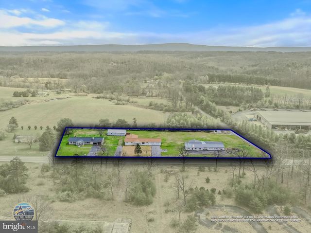 11223 VALLEY RD, Berkeley Springs, WV 25411