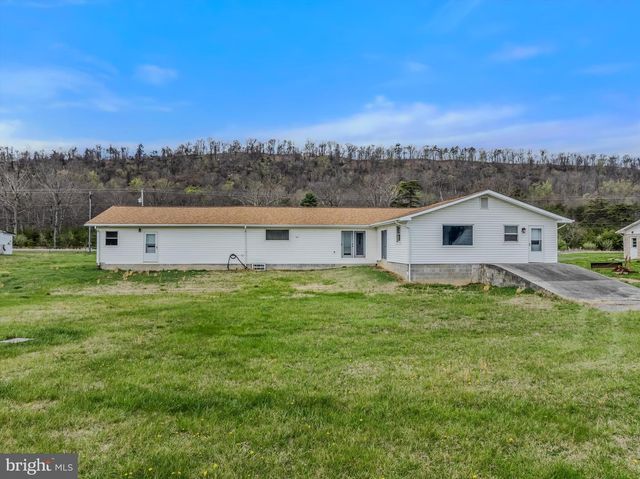 11223 VALLEY RD, Berkeley Springs, WV 25411