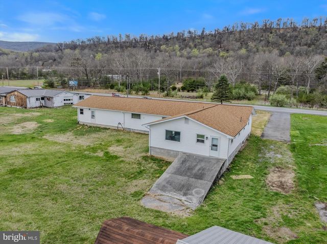 11223 VALLEY RD, Berkeley Springs, WV 25411