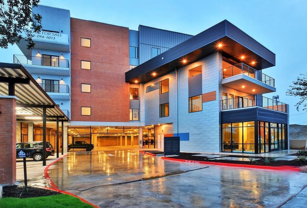 6444 Burnet RD, Austin, TX 78757