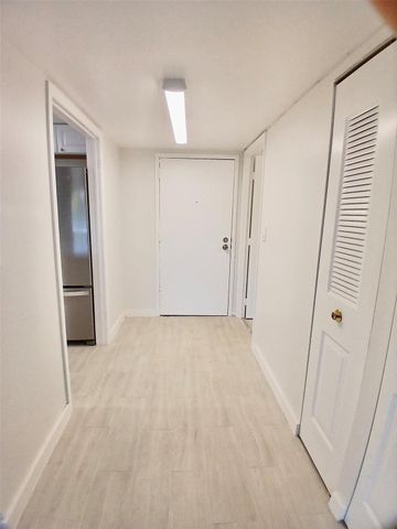 4164 N Inverrary Drive 311, Lauderhill, FL 33319