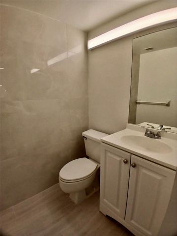 4164 N Inverrary Drive 311, Lauderhill, FL 33319