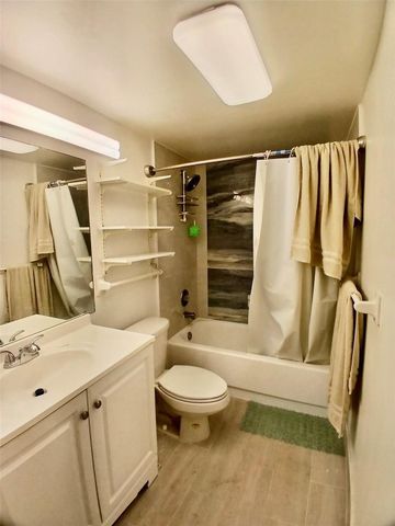 4164 N Inverrary Drive 311, Lauderhill, FL 33319