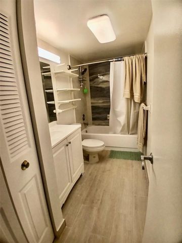 4164 N Inverrary Drive 311, Lauderhill, FL 33319