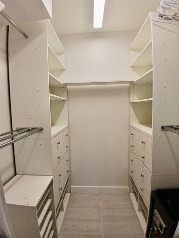 4164 N Inverrary Drive 311, Lauderhill, FL 33319