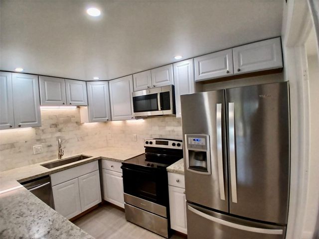 4164 N Inverrary Drive 311, Lauderhill, FL 33319