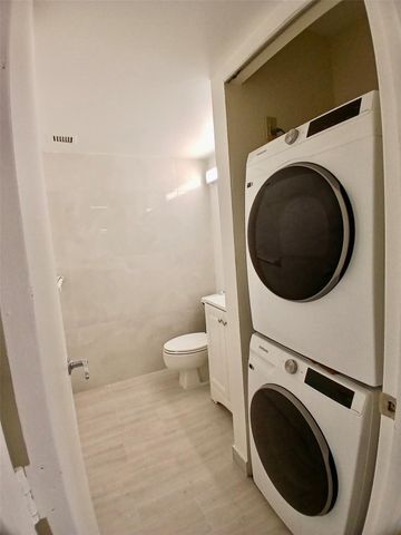 4164 N Inverrary Drive 311, Lauderhill, FL 33319