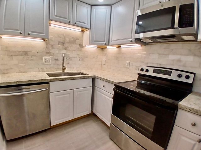 4164 N Inverrary Drive 311, Lauderhill, FL 33319