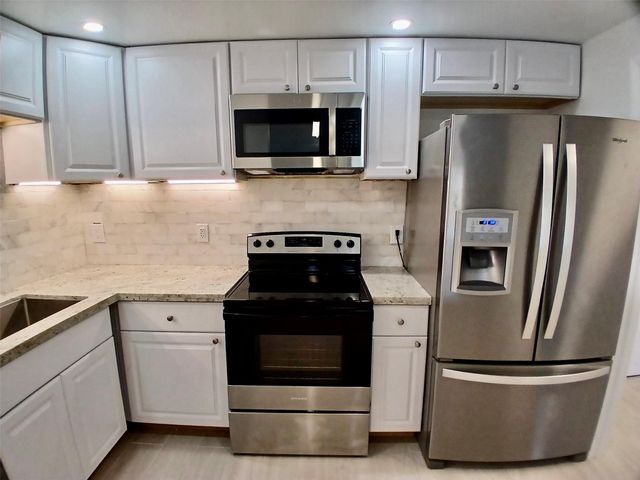 4164 N Inverrary Drive 311, Lauderhill, FL 33319