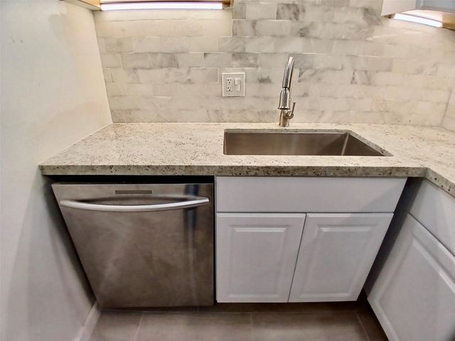 4164 N Inverrary Drive 311, Lauderhill, FL 33319