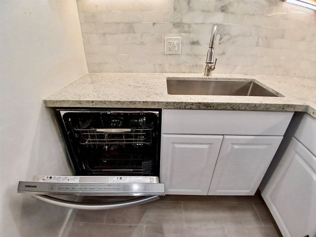 4164 N Inverrary Drive 311, Lauderhill, FL 33319