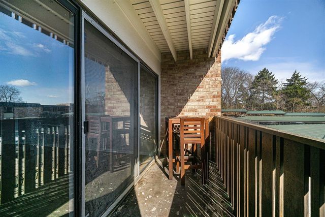 1325 S Maple Road Unit: 201, Ann Arbor, MI 48103