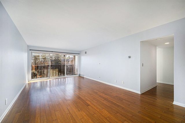 1325 S Maple Road Unit: 201, Ann Arbor, MI 48103