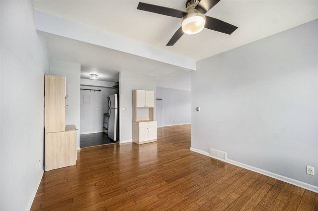 1325 S Maple Road Unit: 201, Ann Arbor, MI 48103