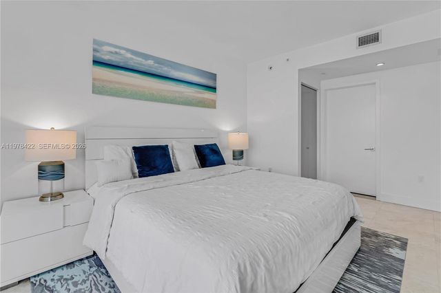 121 NE 34th St 3116, Miami, FL 33137