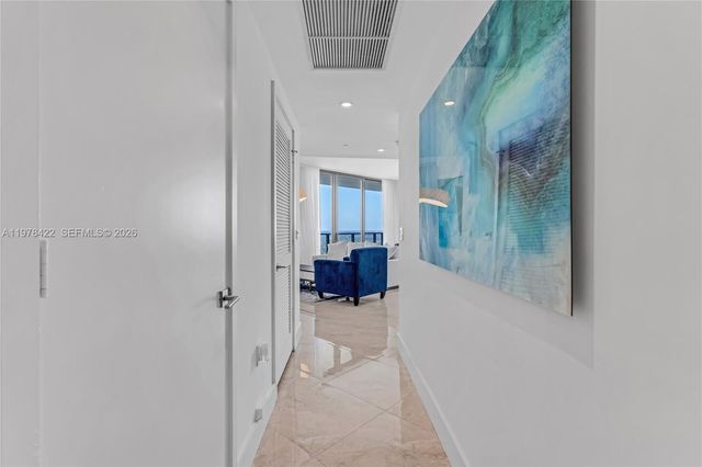 121 NE 34th St 3116, Miami, FL 33137