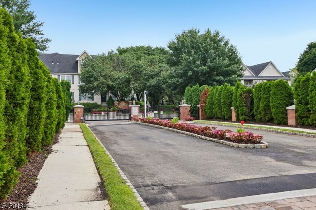 164 Cambridge Ct, Clifton City, NJ 07014