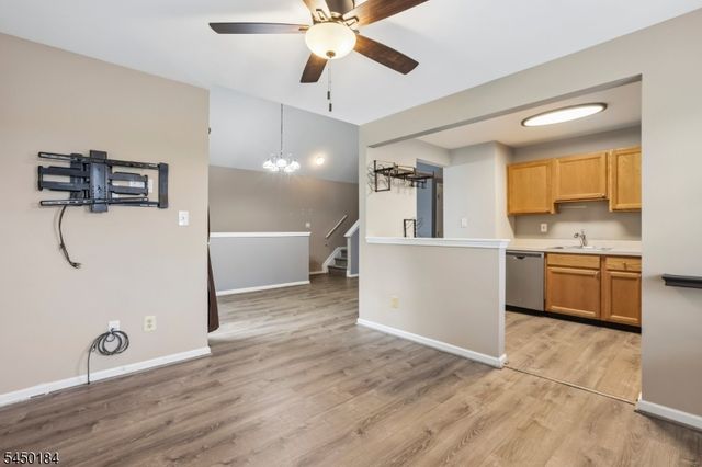 164 Cambridge Ct, Clifton City, NJ 07014